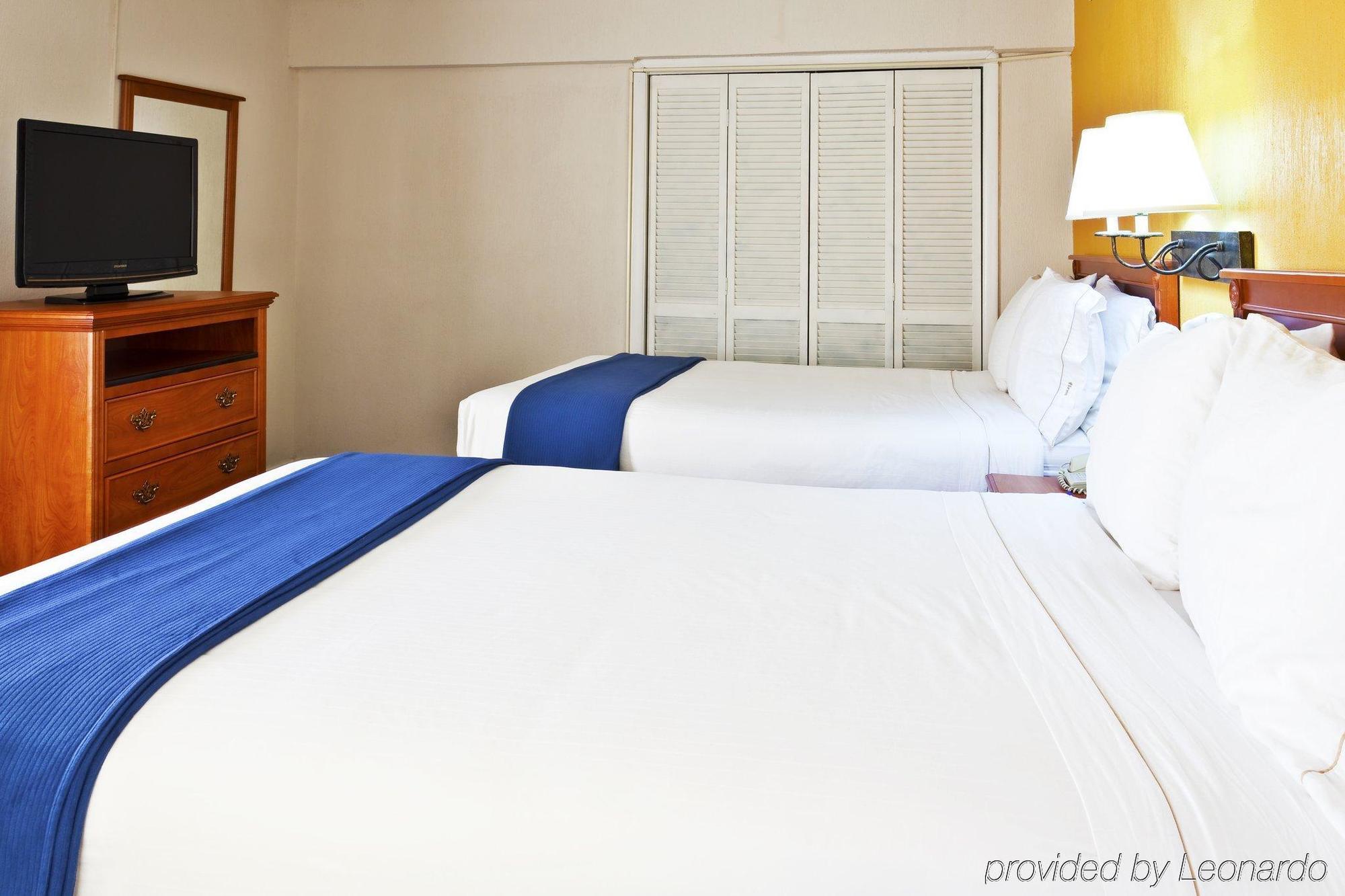 Holiday Inn Express & Suites Nashville-I-40 & I-24 Værelse billede