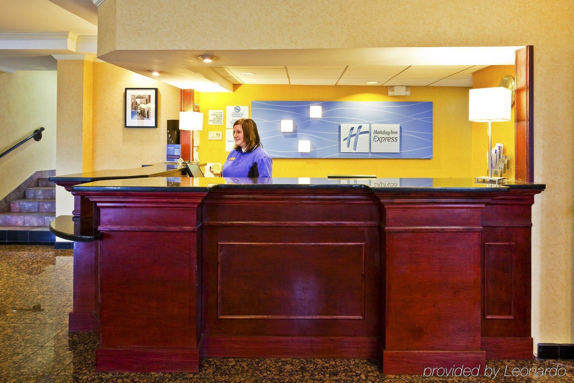 Holiday Inn Express & Suites Nashville-I-40 & I-24 Eksteriør billede