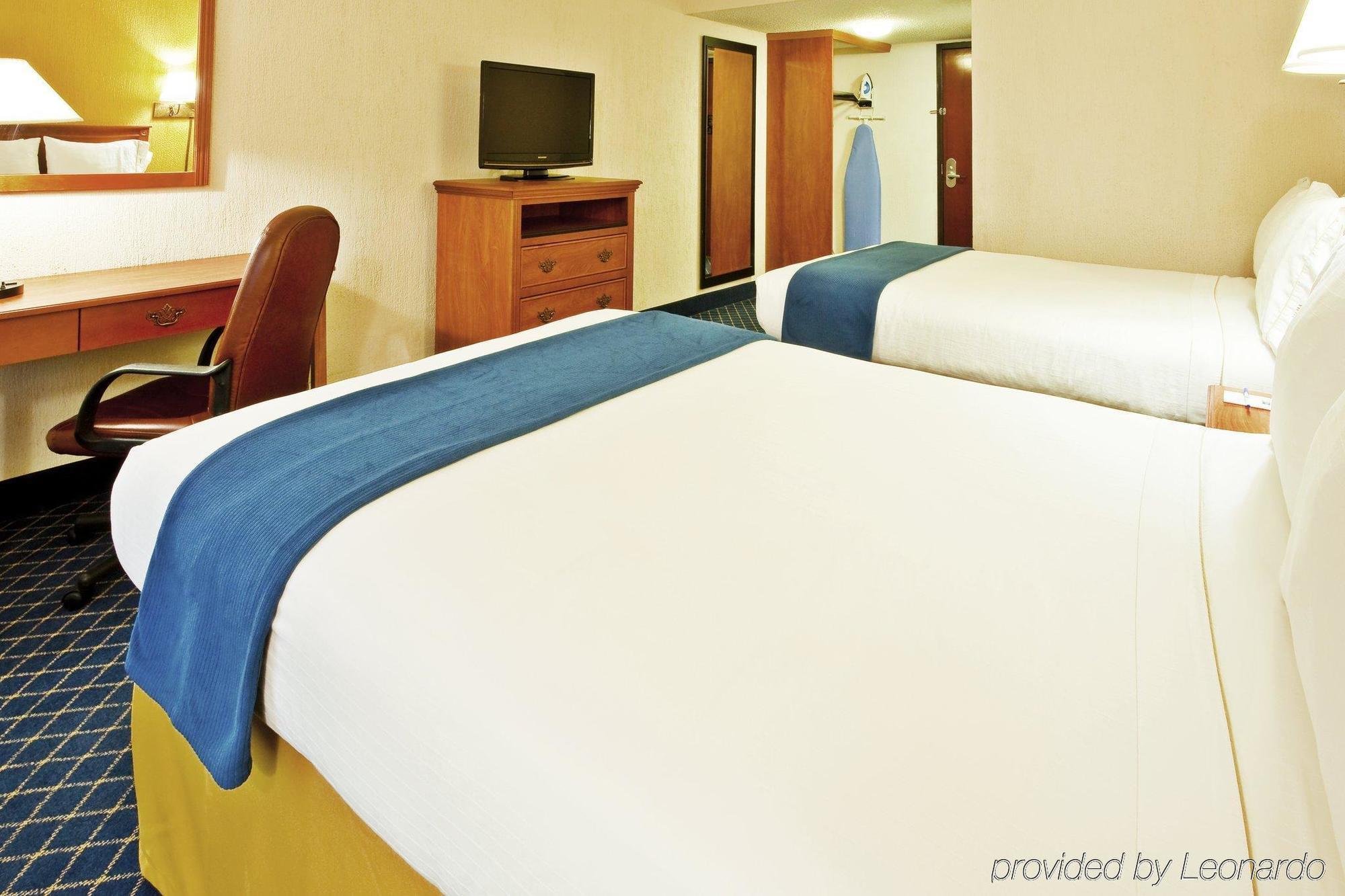 Holiday Inn Express & Suites Nashville-I-40 & I-24 Eksteriør billede