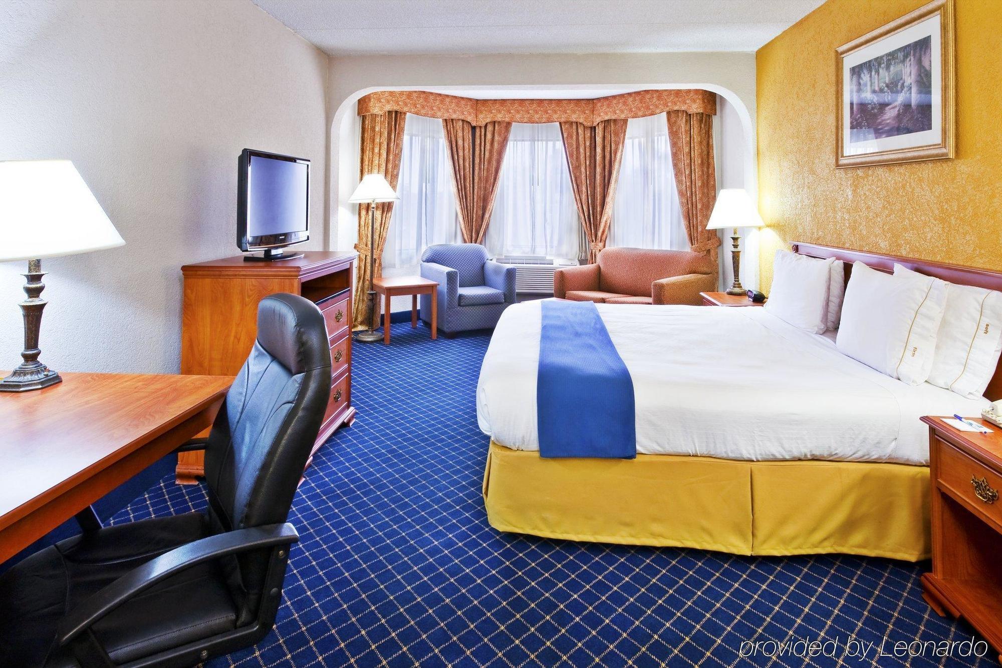 Holiday Inn Express & Suites Nashville-I-40 & I-24 Værelse billede