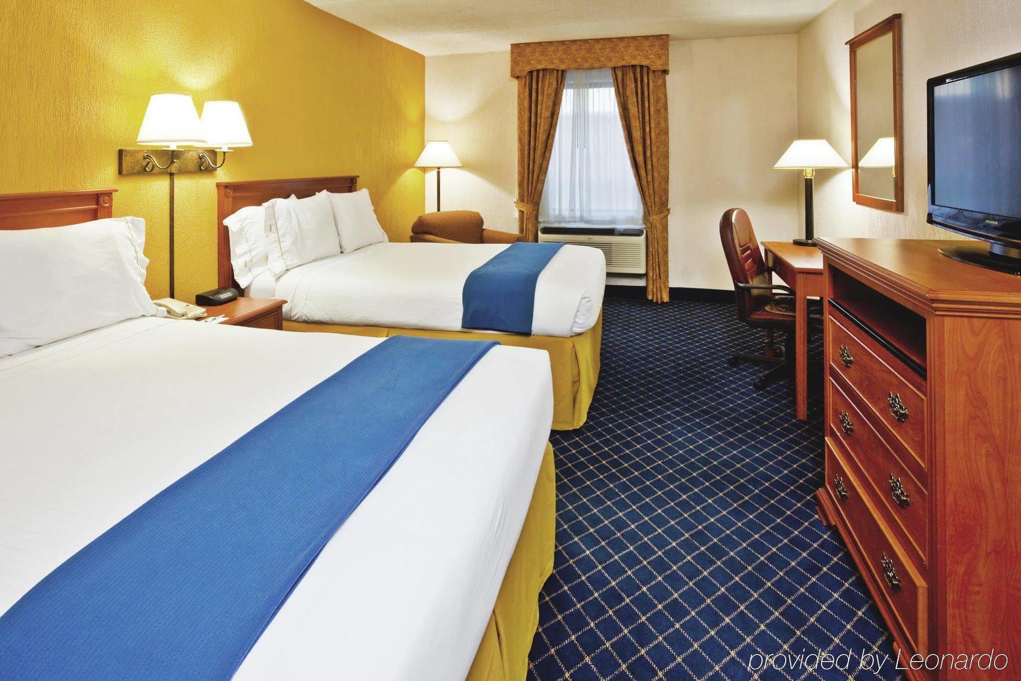 Holiday Inn Express & Suites Nashville-I-40 & I-24 Eksteriør billede