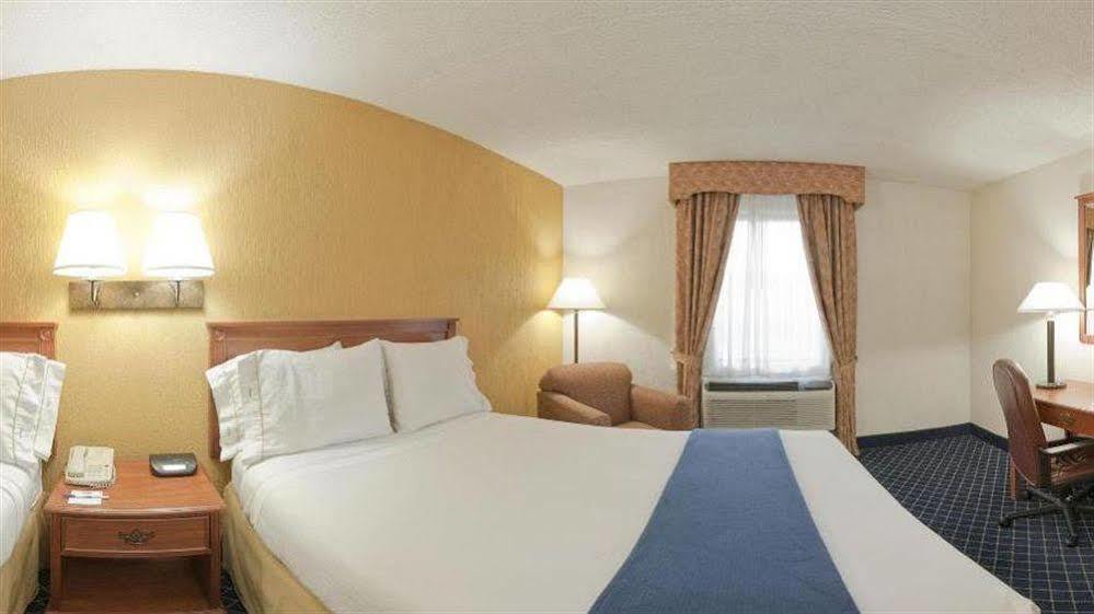 Holiday Inn Express & Suites Nashville-I-40 & I-24 Eksteriør billede